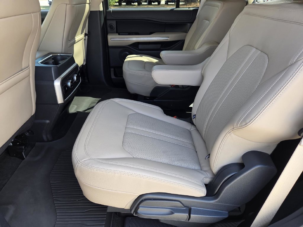 Used 2024 Ford Expedition Limited RWD image 29