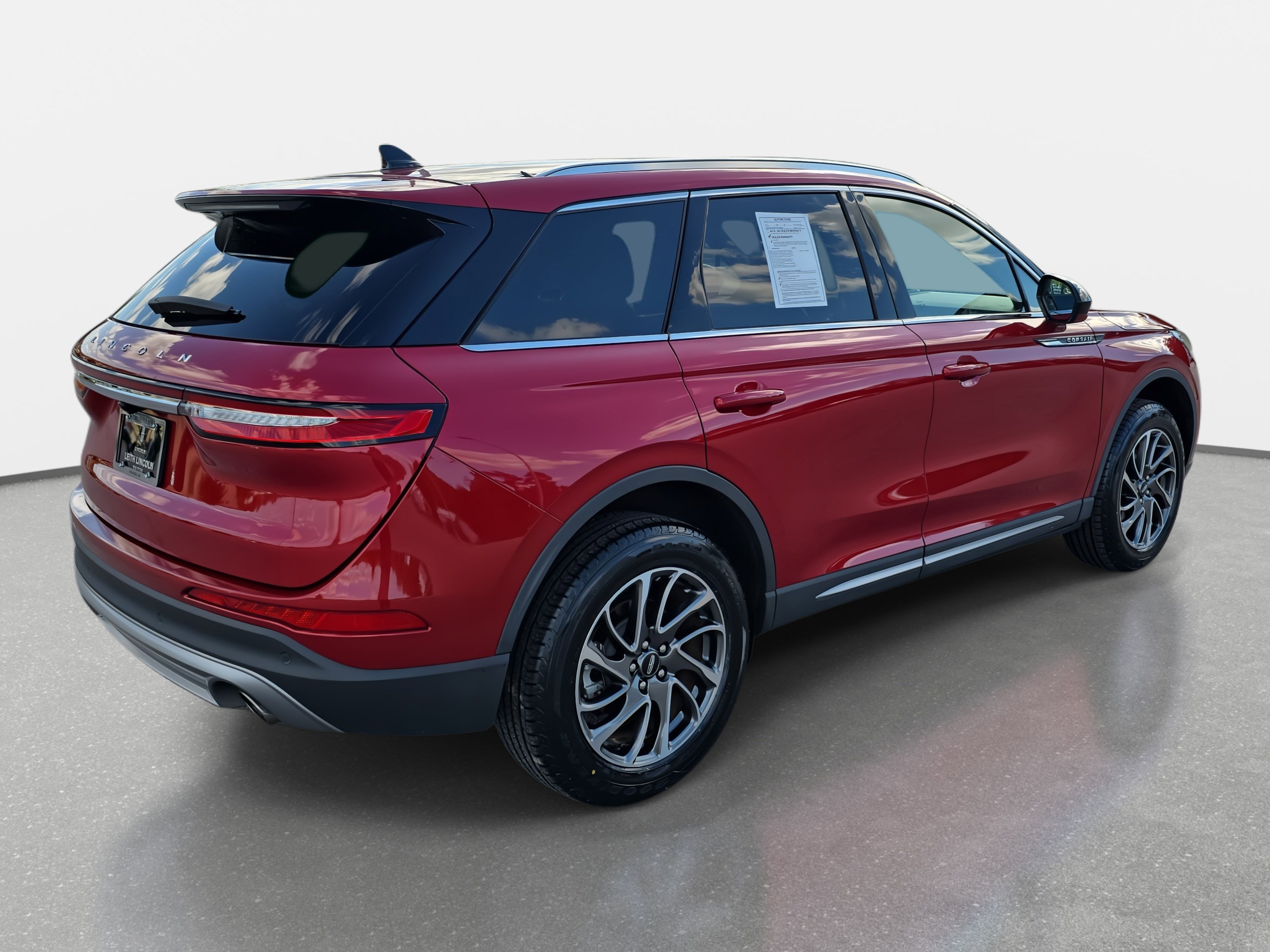 Certified 2022 Lincoln Corsair AWD w/ Equipment Group 101A image 5