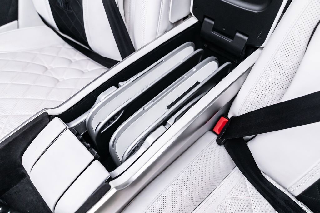 Used 2020 Mercedes-Benz Metris Passenger image 31