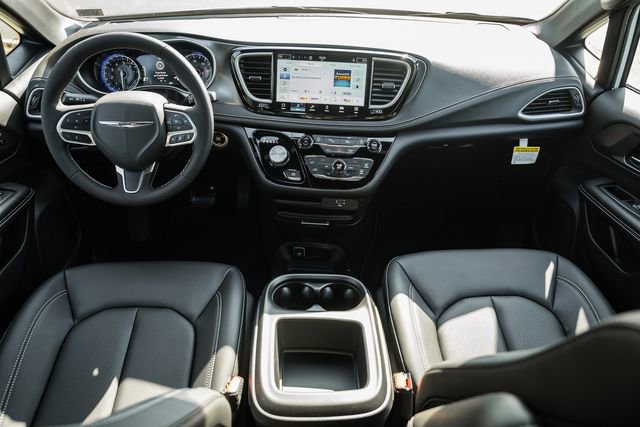 New 2026 Chrysler Pacifica Select image 26