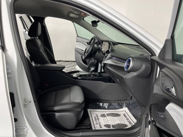 Used 2024 Chevrolet Trax LT w/ Driver Confidence Package FWD image 39