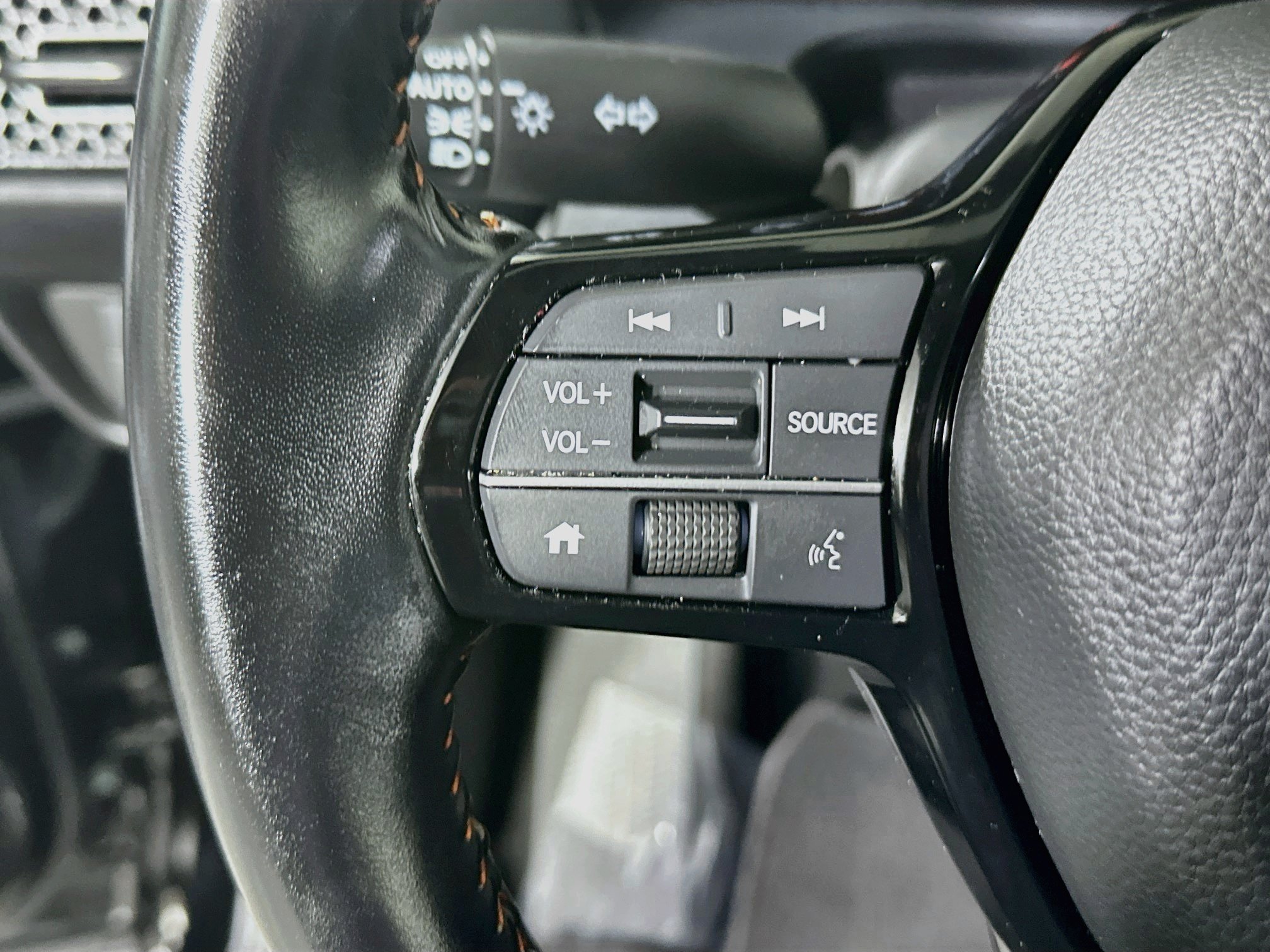 Used 2025 Honda HR-V Sport image 16