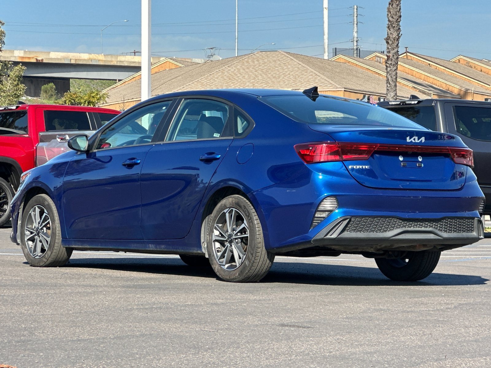 Used 2024 Kia Forte LXS image 3