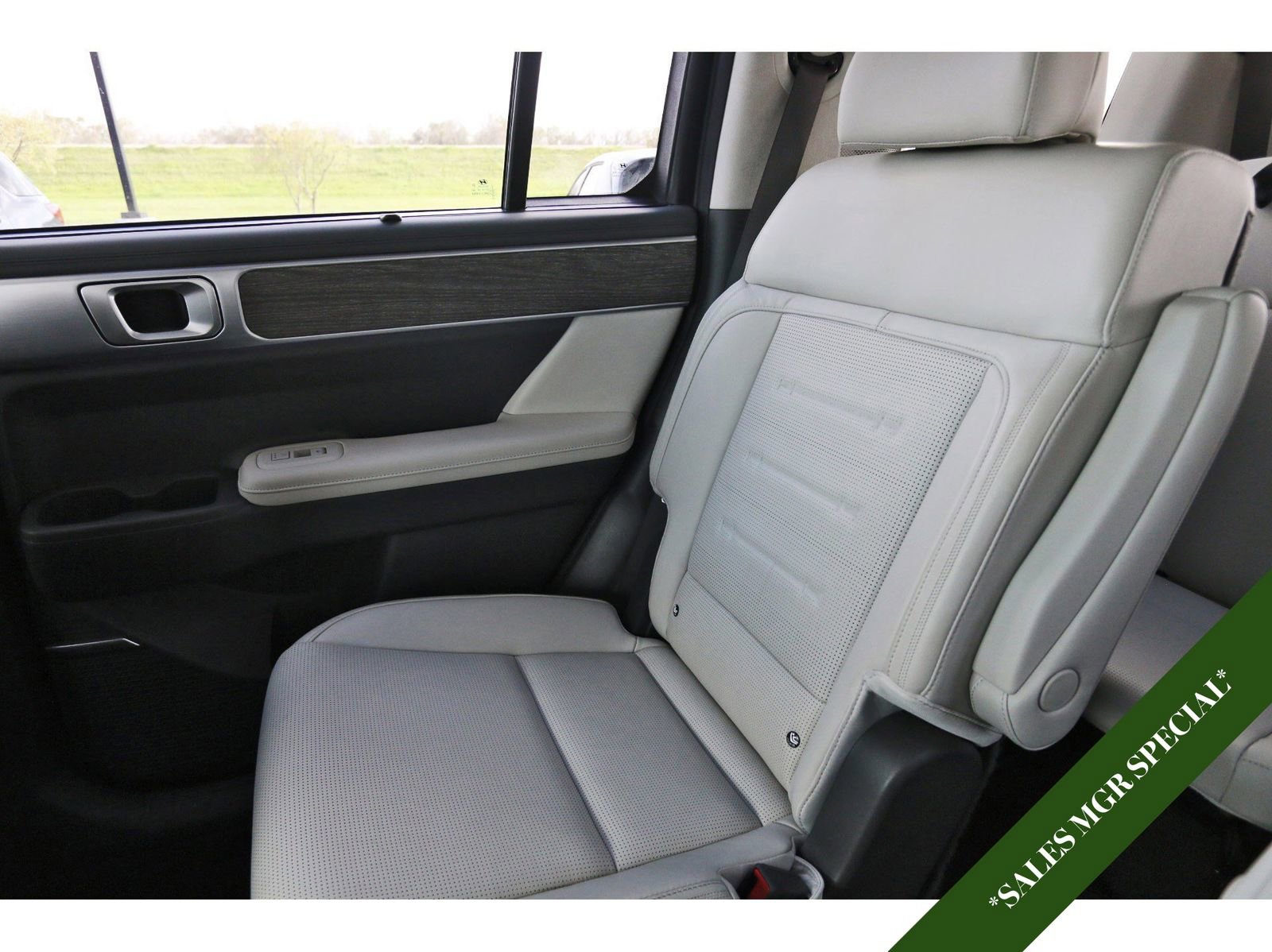 Used 2024 Hyundai Santa Fe Calligraphy image 13