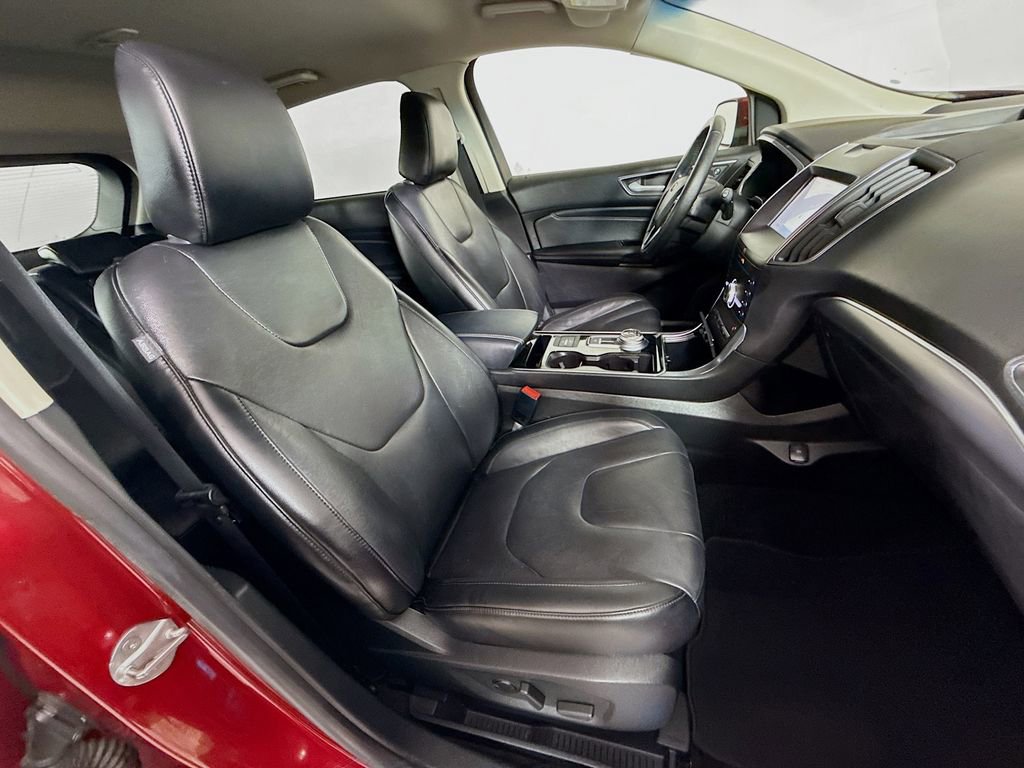 Used 2020 Ford Edge Titanium FWD image 27