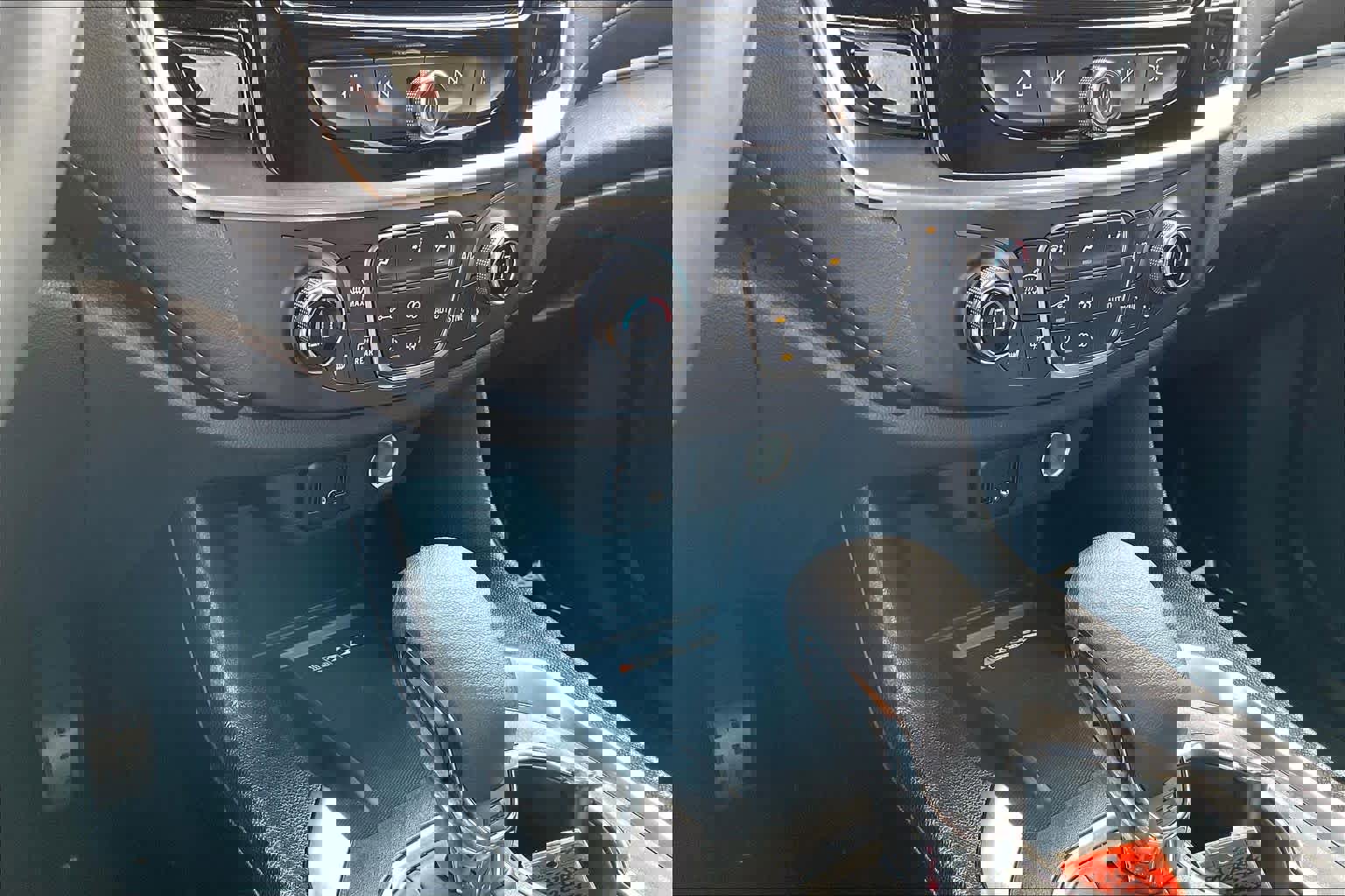 Certified 2023 Chevrolet Traverse LT image 32