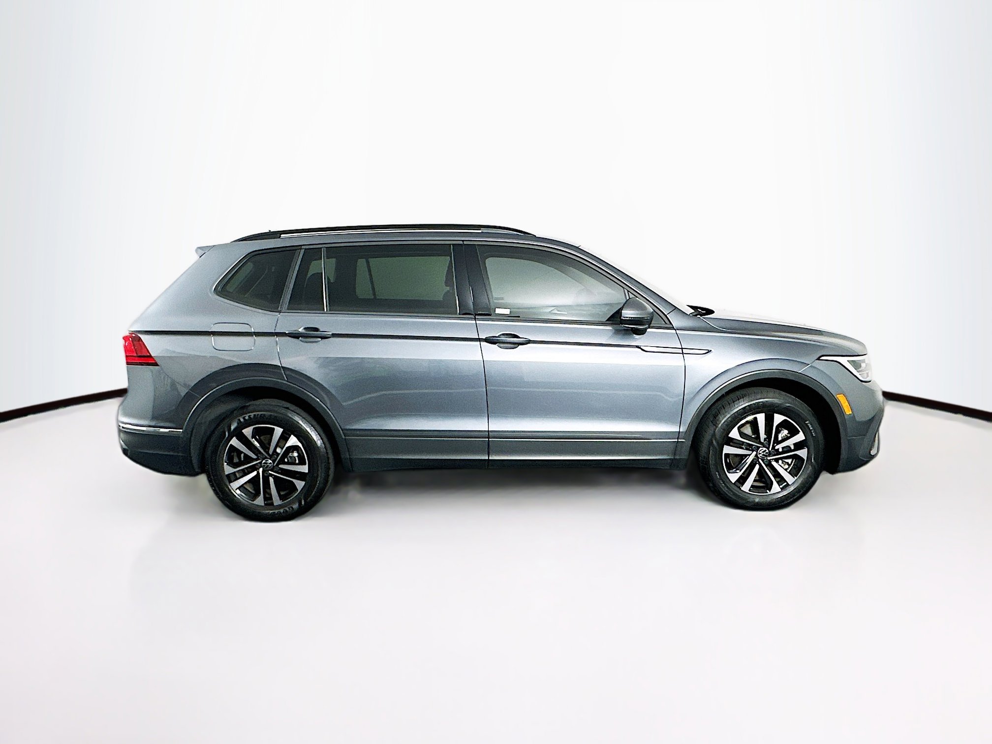 Used 2023 Volkswagen Tiguan S FWD image 10