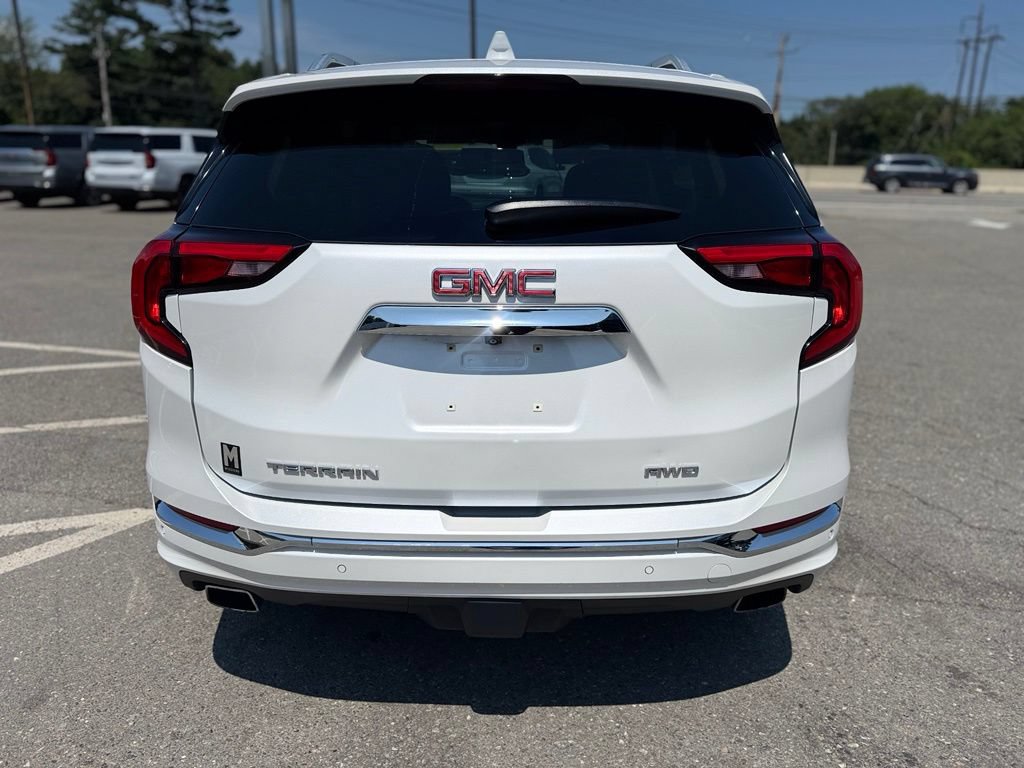Used 2020 GMC Terrain Denali w/ Denali Premium Package AWD/4WD image 6