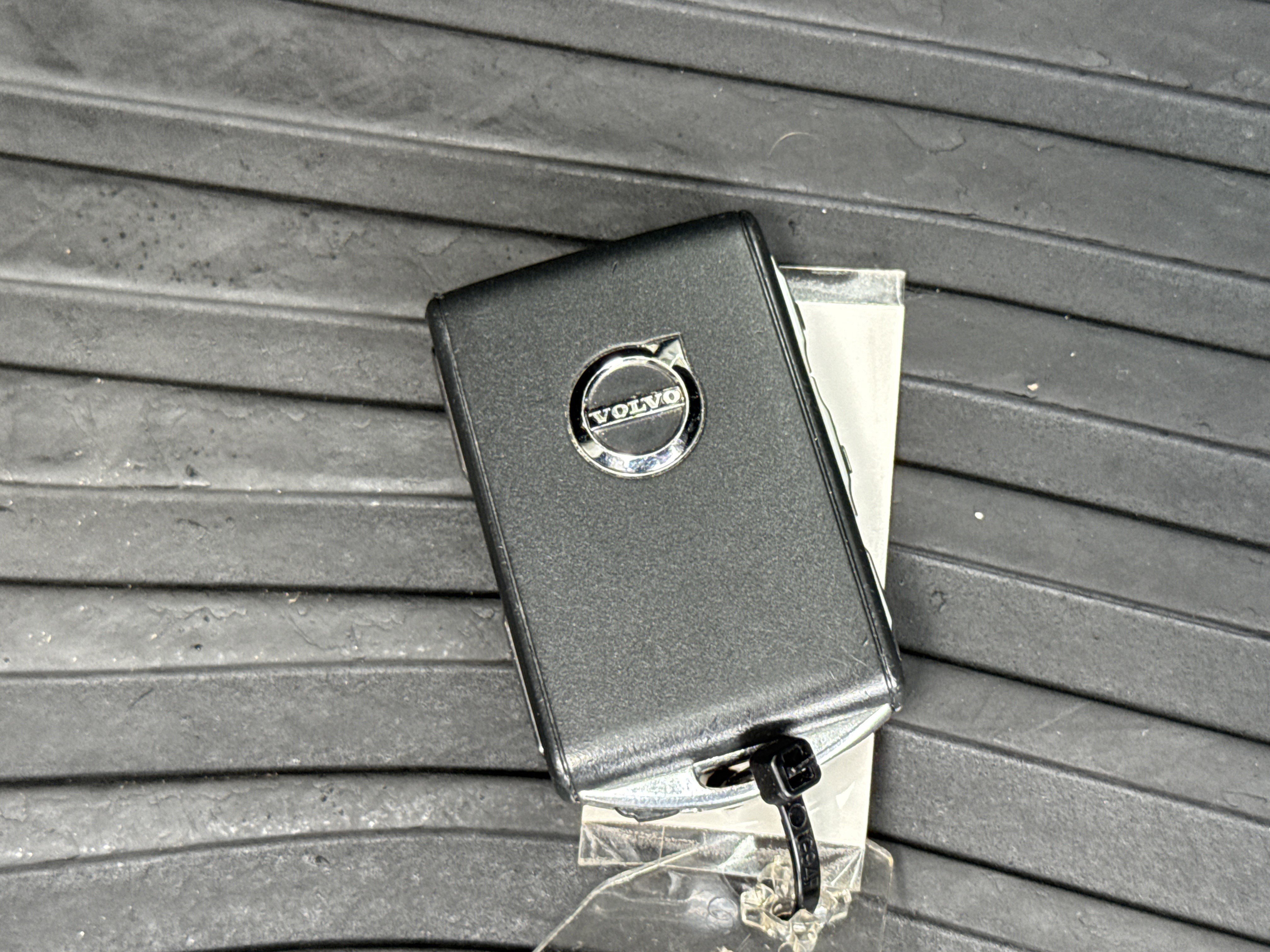 Used 2019 Volvo XC90 T6 Momentum w/ Advanced Package AWD/4WD image 37