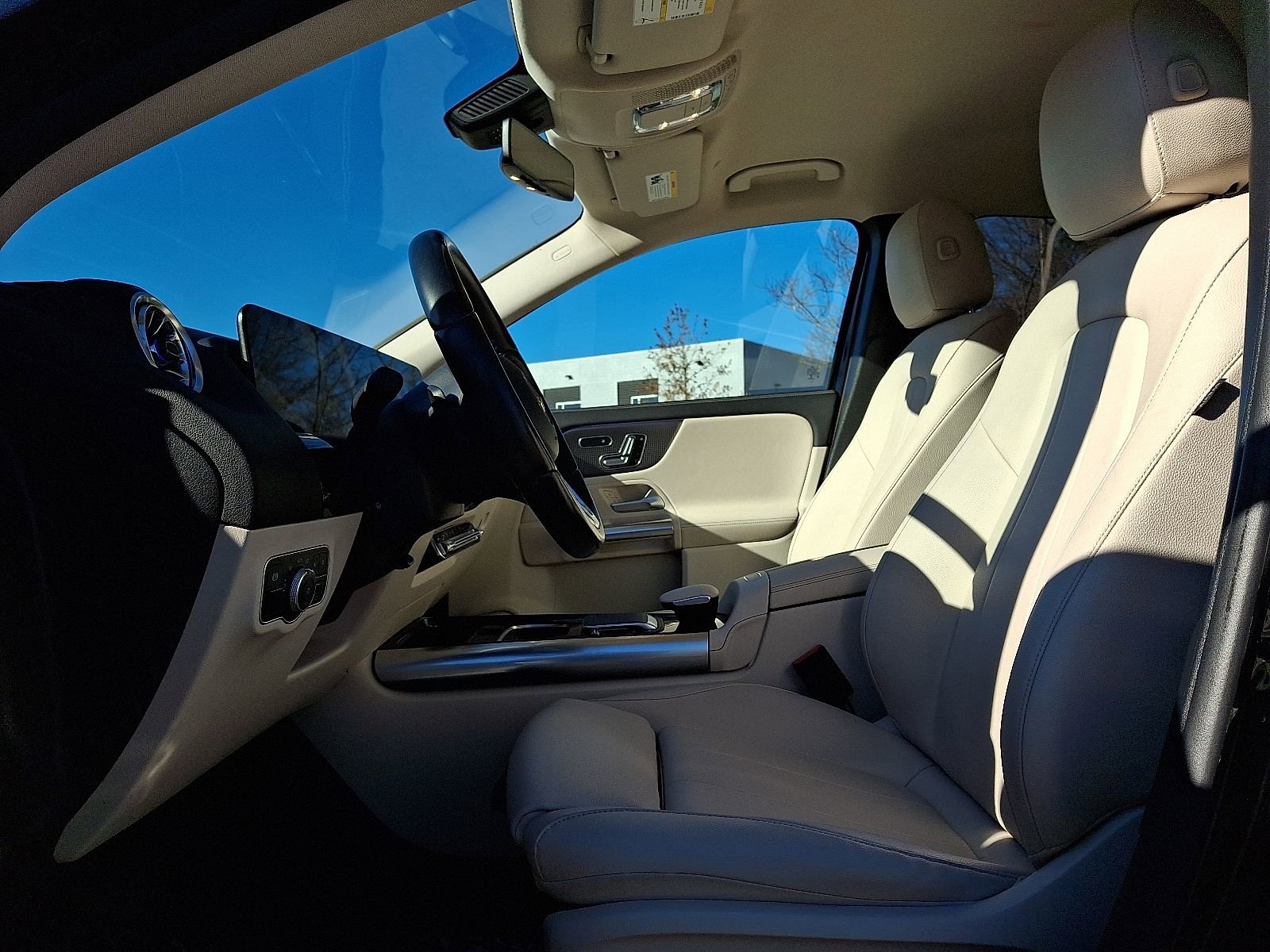 Used 2022 Mercedes-Benz GLA 250 4MATIC image 13