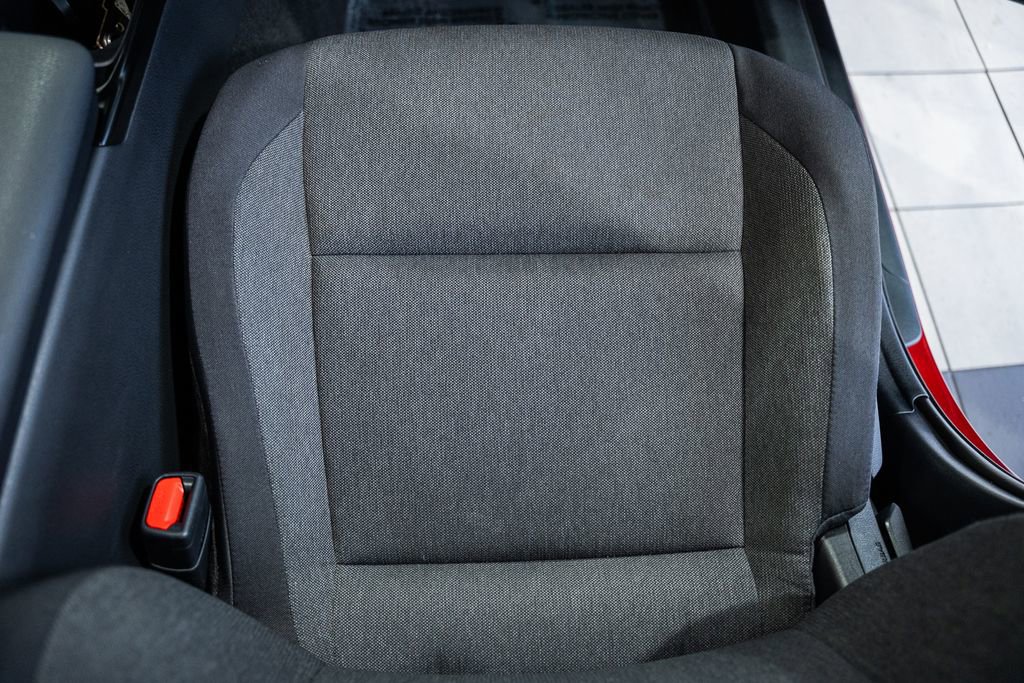 Used 2025 Toyota Camry LE image 27