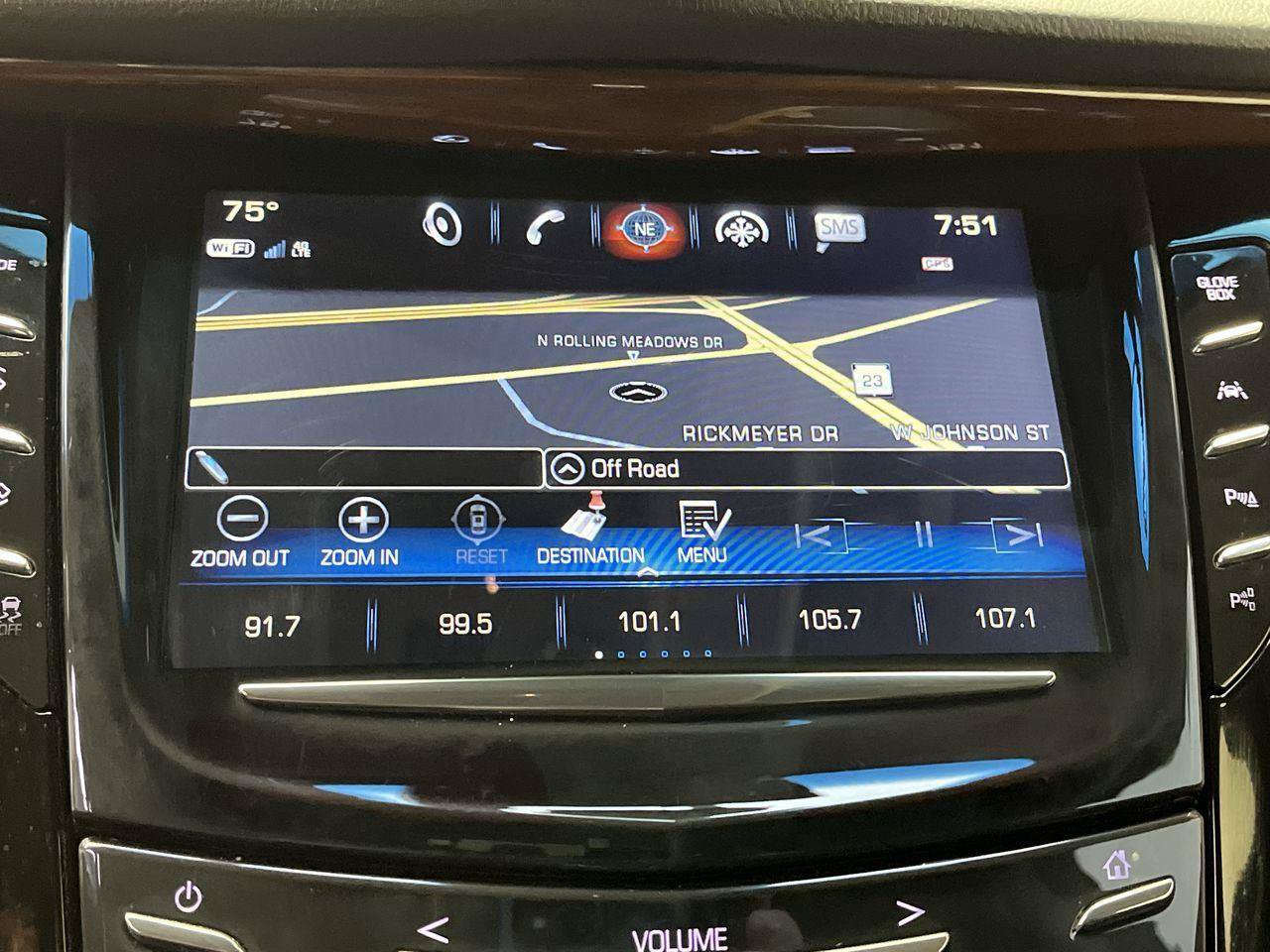 Used 2017 Cadillac Escalade Premium Luxury AWD/4WD image 5