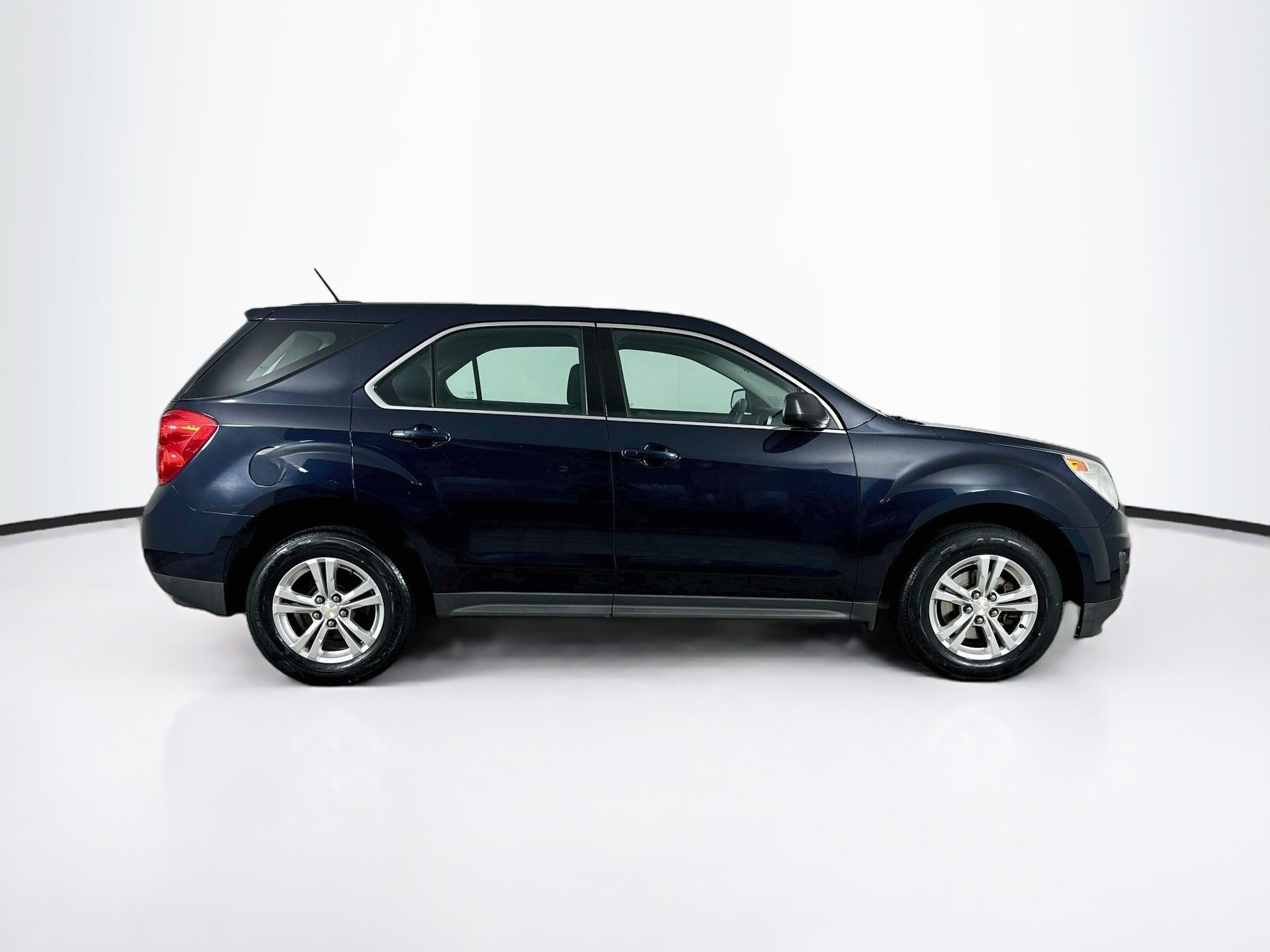 Used 2015 Chevrolet Equinox LS AWD/4WD image 10