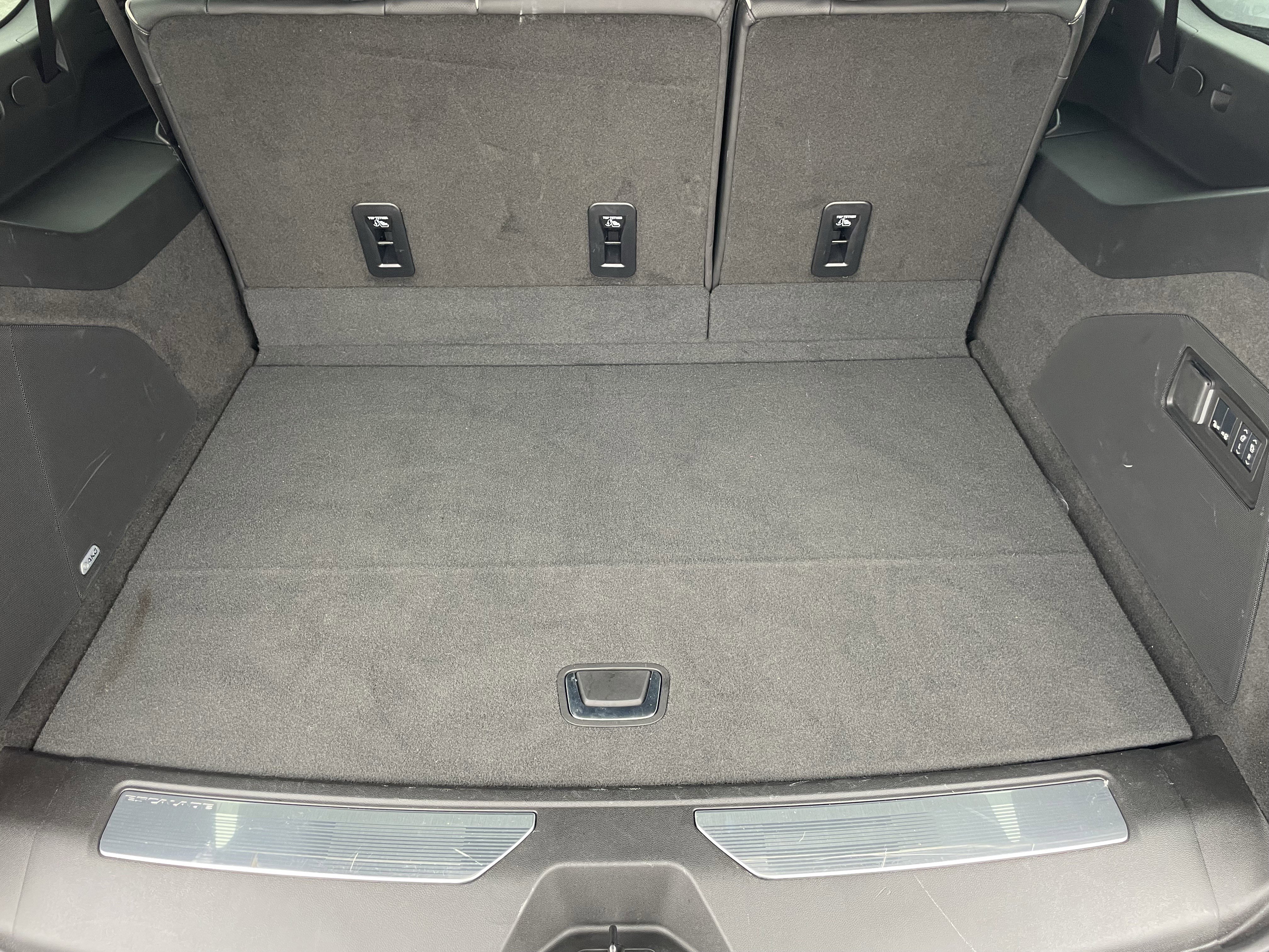 Used 2025 Cadillac Escalade ESV Sport Platinum image 38