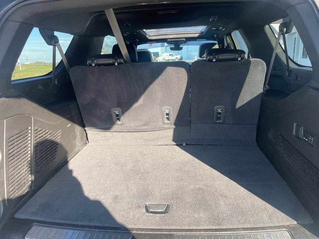 Used 2021 Chevrolet Suburban Premier w/ Premium Package image 38