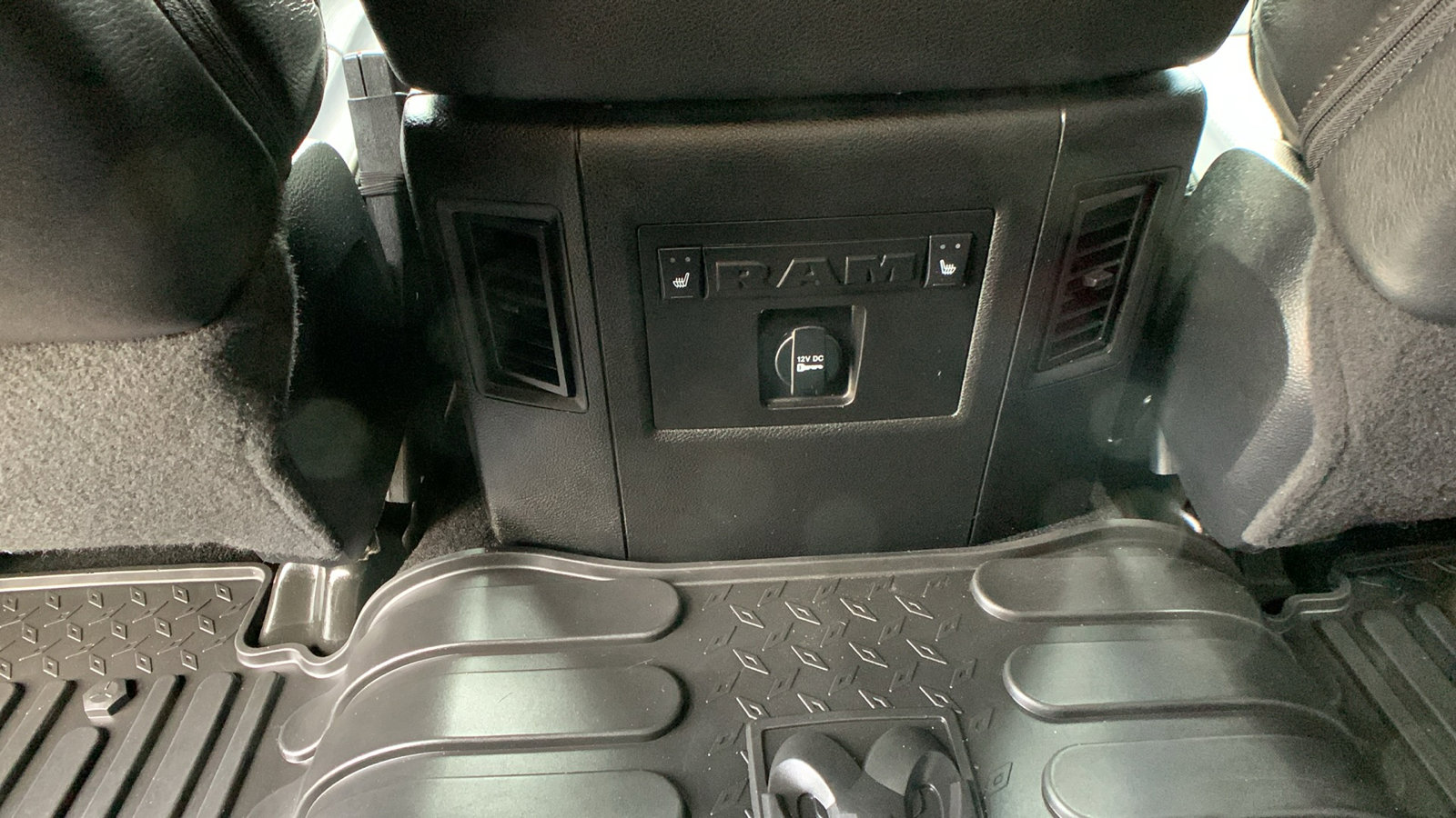 Used 2014 RAM 1500 Limited AWD/4WD image 26