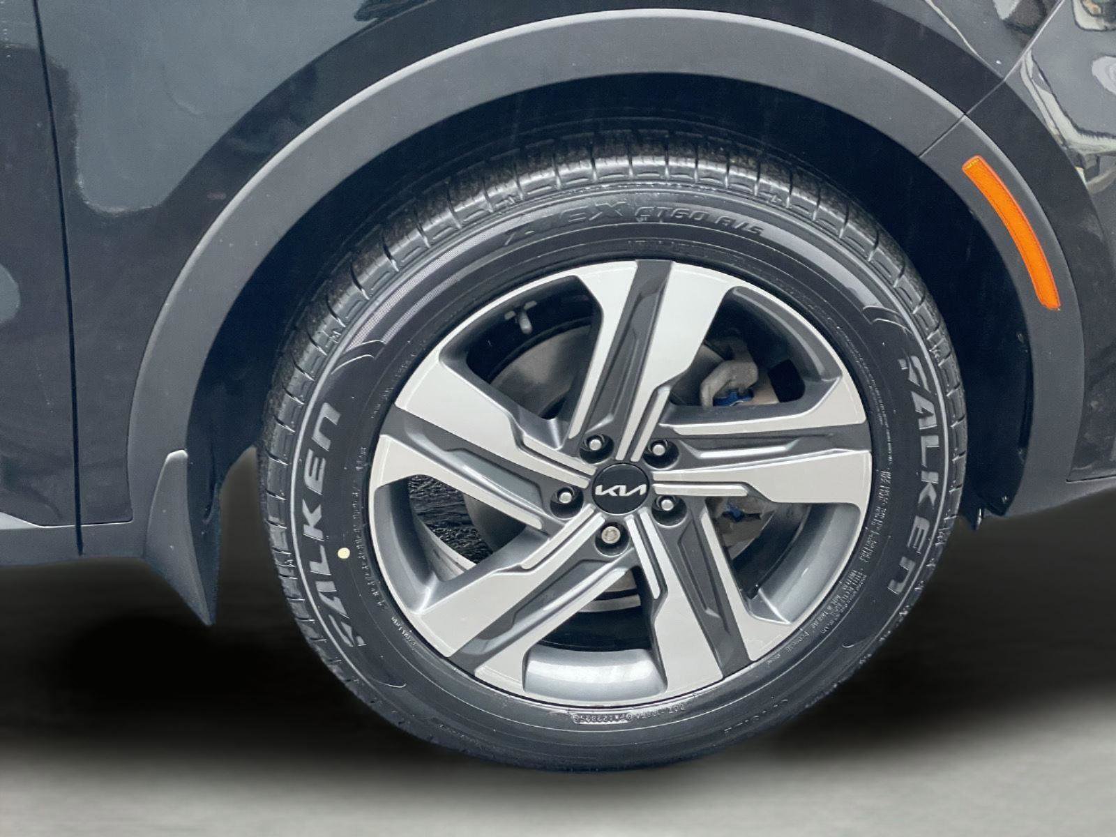 Used 2023 Kia Sorento EX image 9