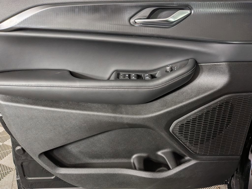 New 2025 Jeep Grand Cherokee Altitude image 16