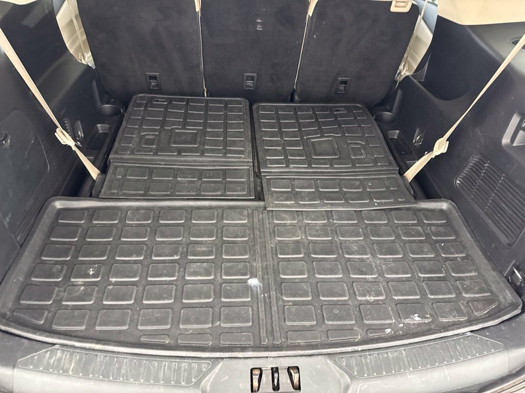 Used 2020 Ford Explorer XLT w/ Equipment Group 202A AWD/4WD image 31