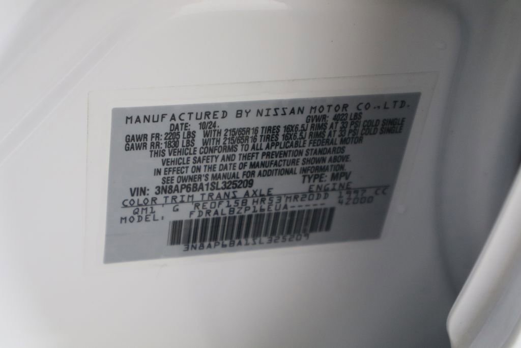 Used 2025 Nissan Kicks S image 32