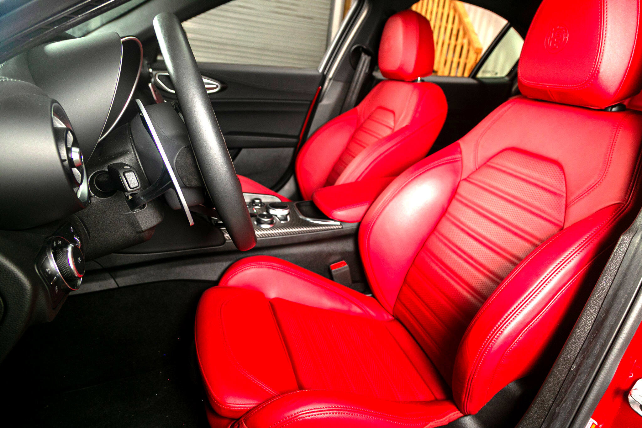 Used 2024 Alfa Romeo Giulia Quadrifoglio image 4