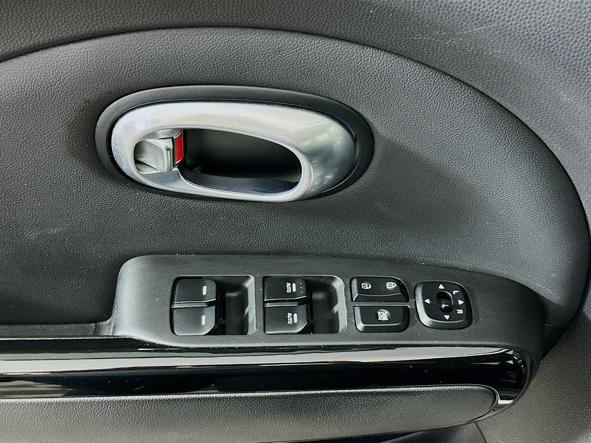 Used 2016 Kia Soul ! w/ Premium Package image 15