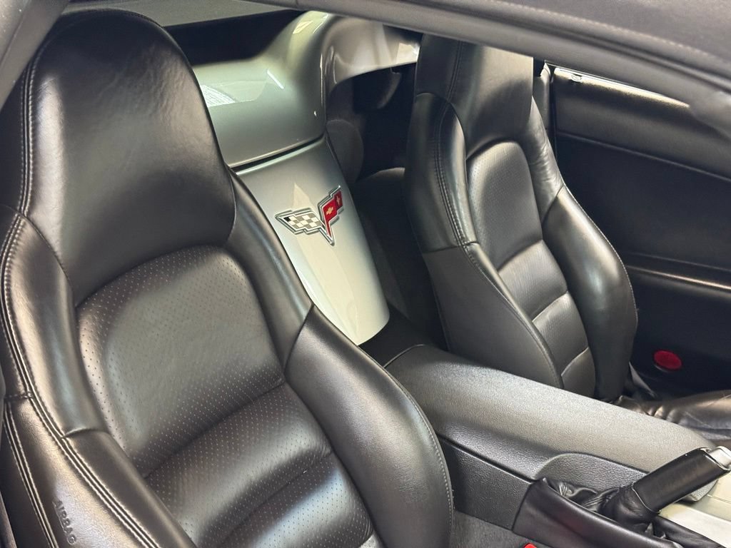 Used 2005 Chevrolet Corvette Convertible w/ Preferred Equipment Group RWD image 18