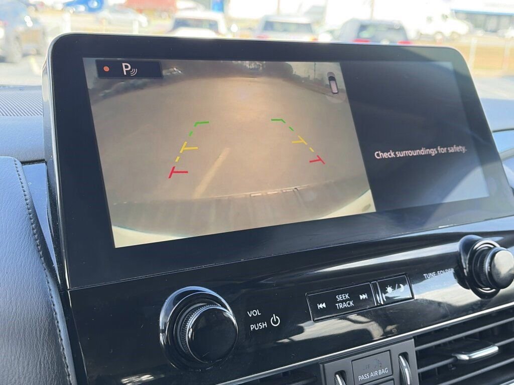 Used 2024 Nissan Armada SV image 16