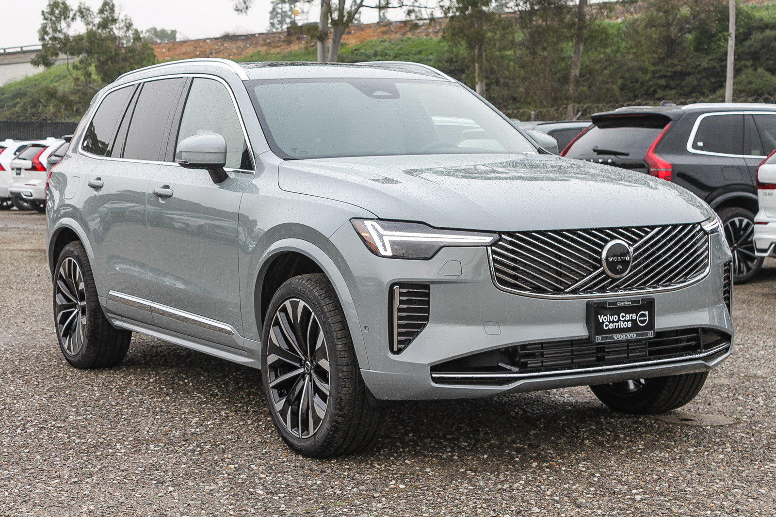 New 2026 Volvo XC90 T8 Plus w/ Protection Package AWD/4WD image 3