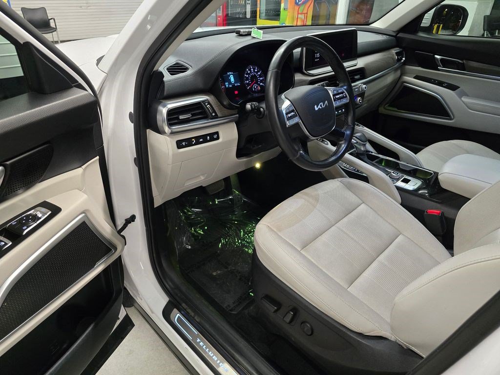 Used 2022 Kia Telluride EX w/ EX Premium Package AWD/4WD image 15