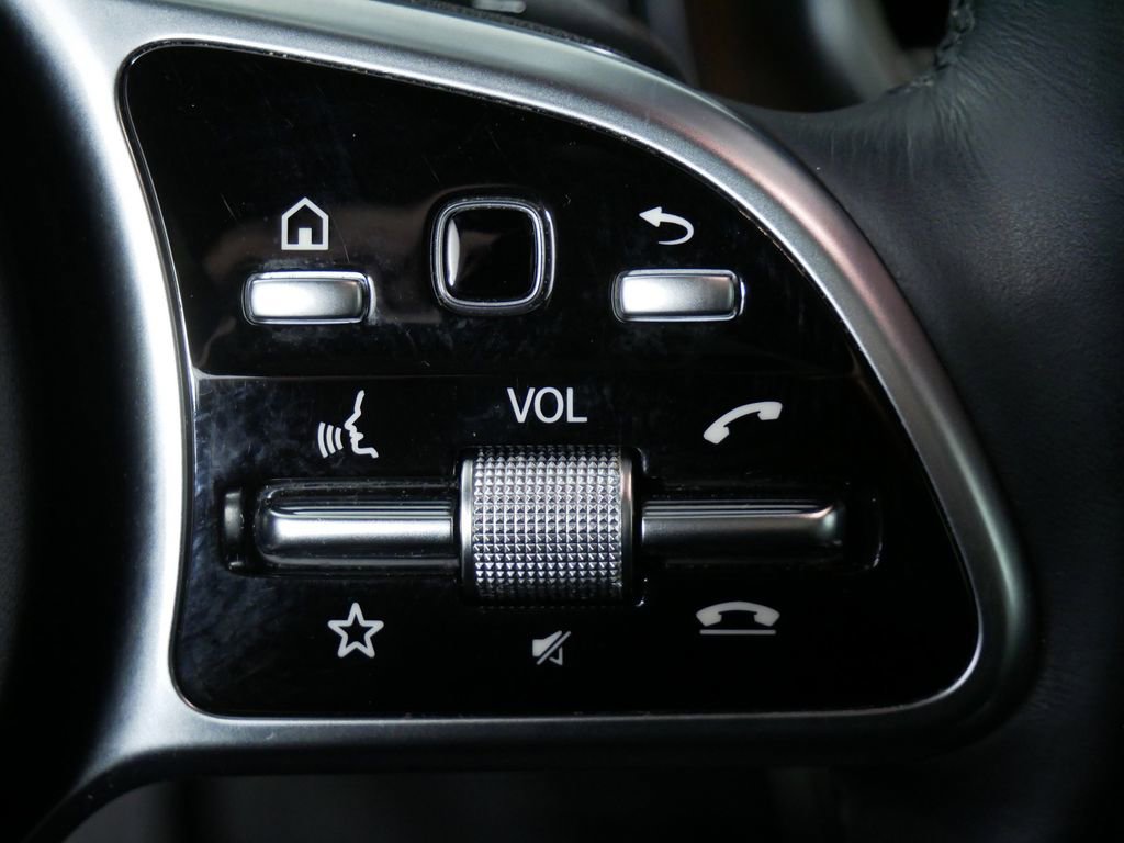 Used 2020 Mercedes-Benz GLC 300 4MATIC image 26