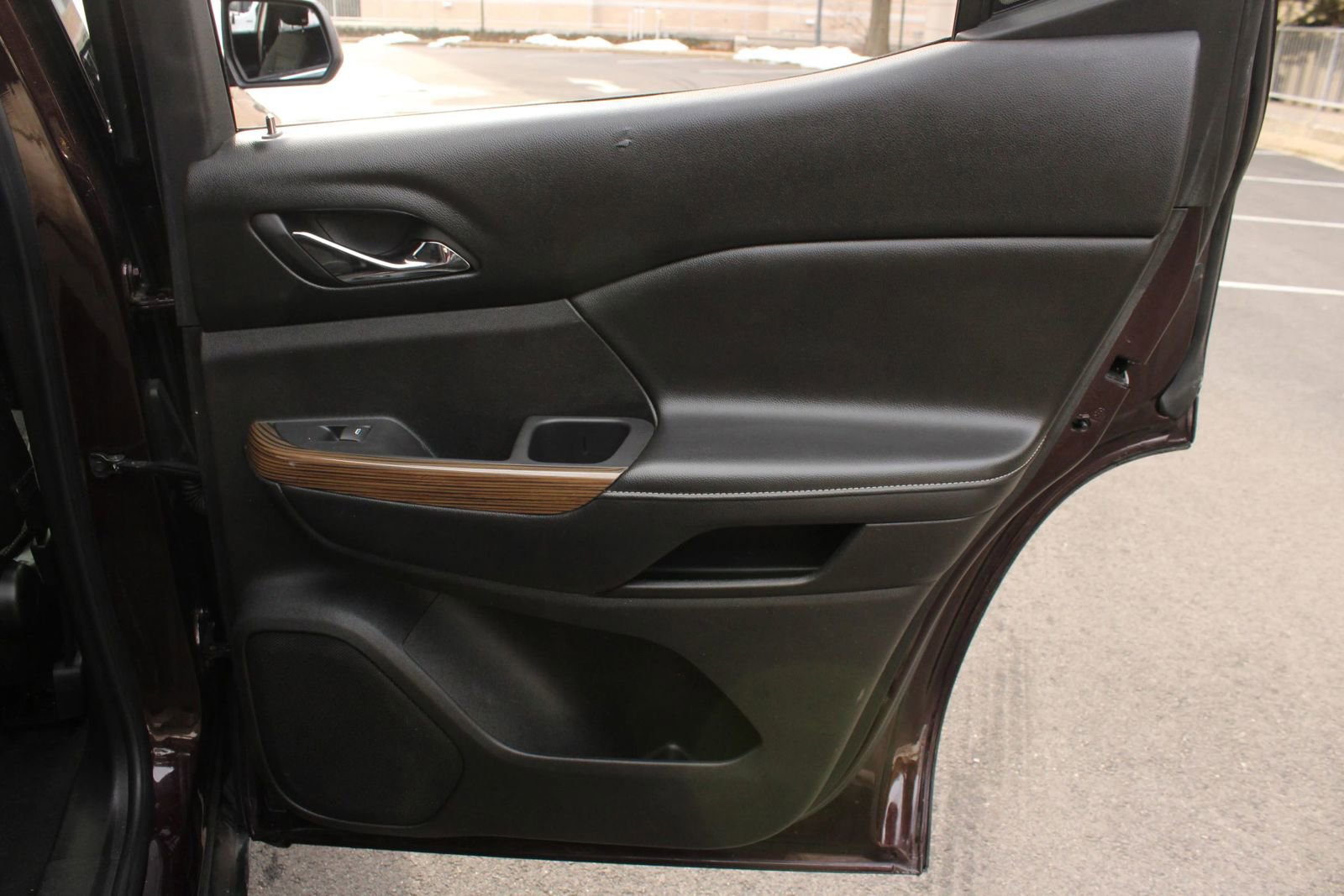 Used 2017 GMC Acadia SLE w/ Driver Alert Package I AWD/4WD image 22