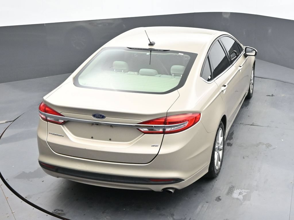 Used 2017 Ford Fusion SE FWD image 14