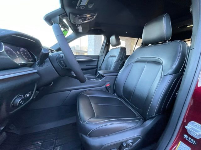 Used 2025 Jeep Grand Cherokee L Limited image 13