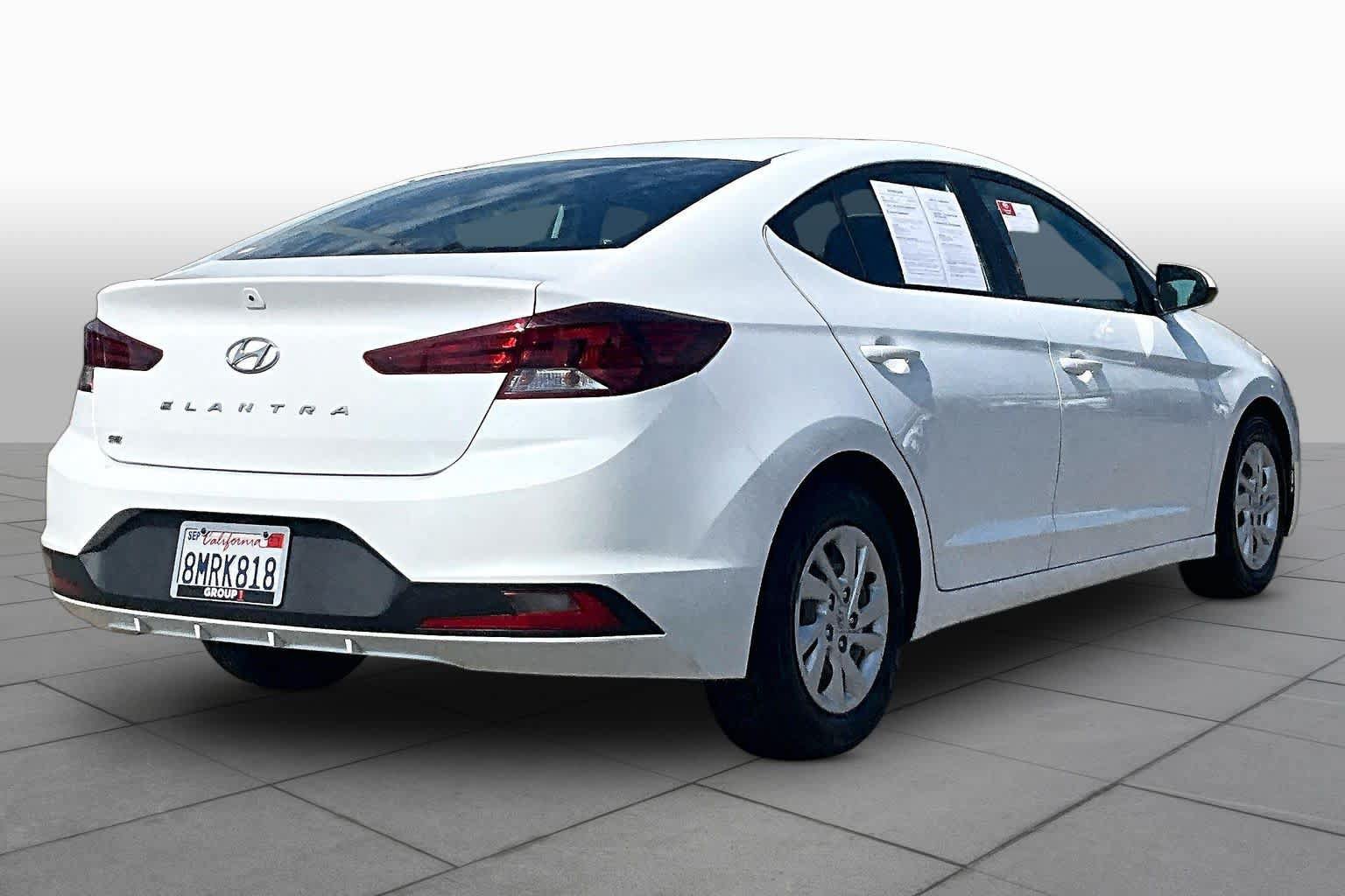 Used 2019 Hyundai Elantra SE w/ Cargo Package FWD image 12