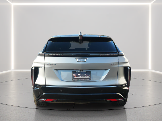 Used 2024 Cadillac Lyriq Luxury w/ LPO, Floor Liner Package AWD/4WD image 4