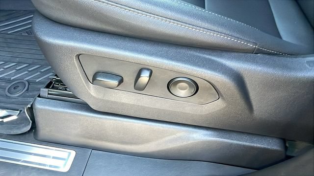 Used 2025 Chevrolet Silverado 1500 LT Trail Boss w/ LT Trail Boss Premium Package AWD/4WD image 30