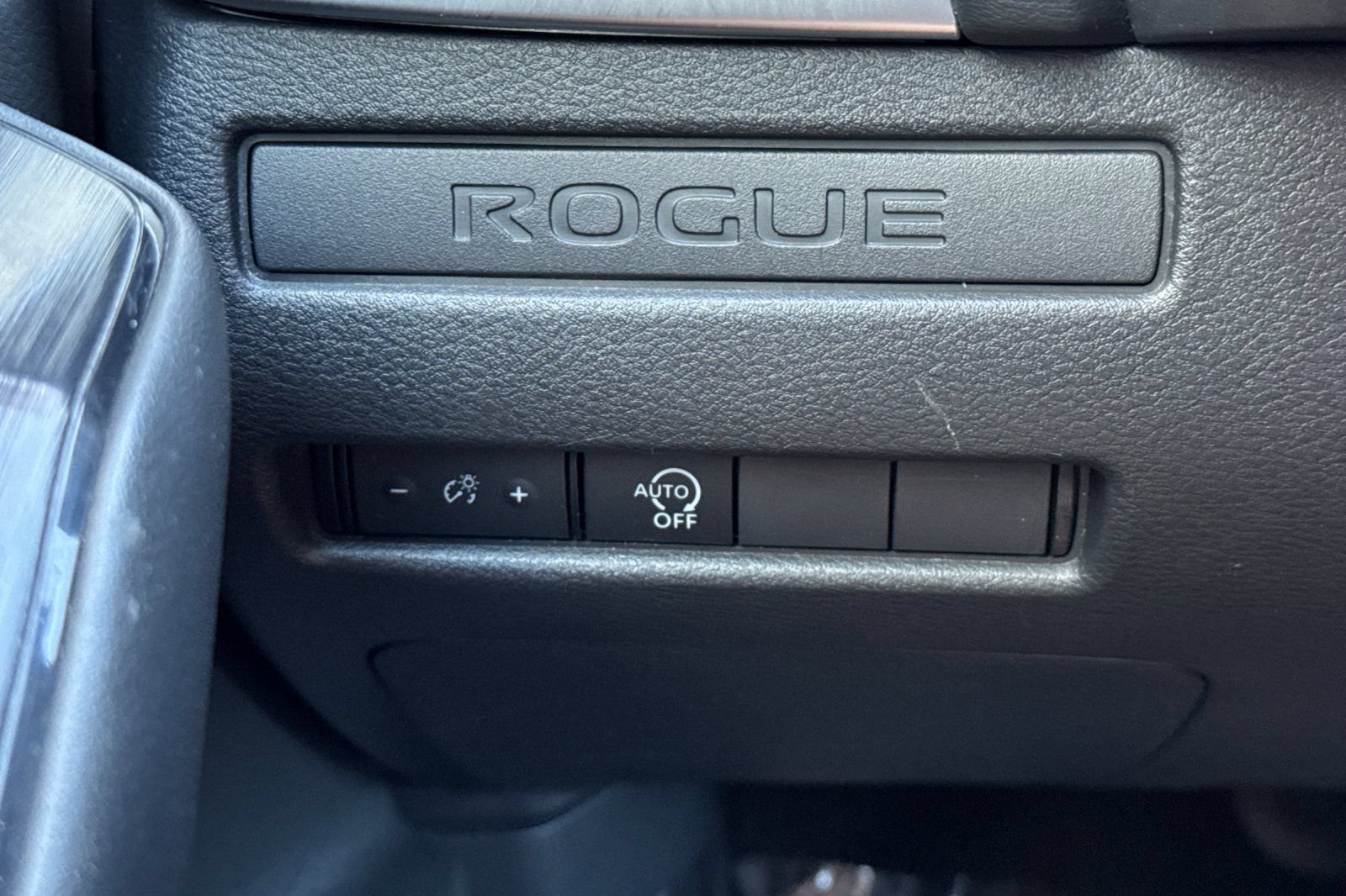 Certified 2024 Nissan Rogue S FWD image 31