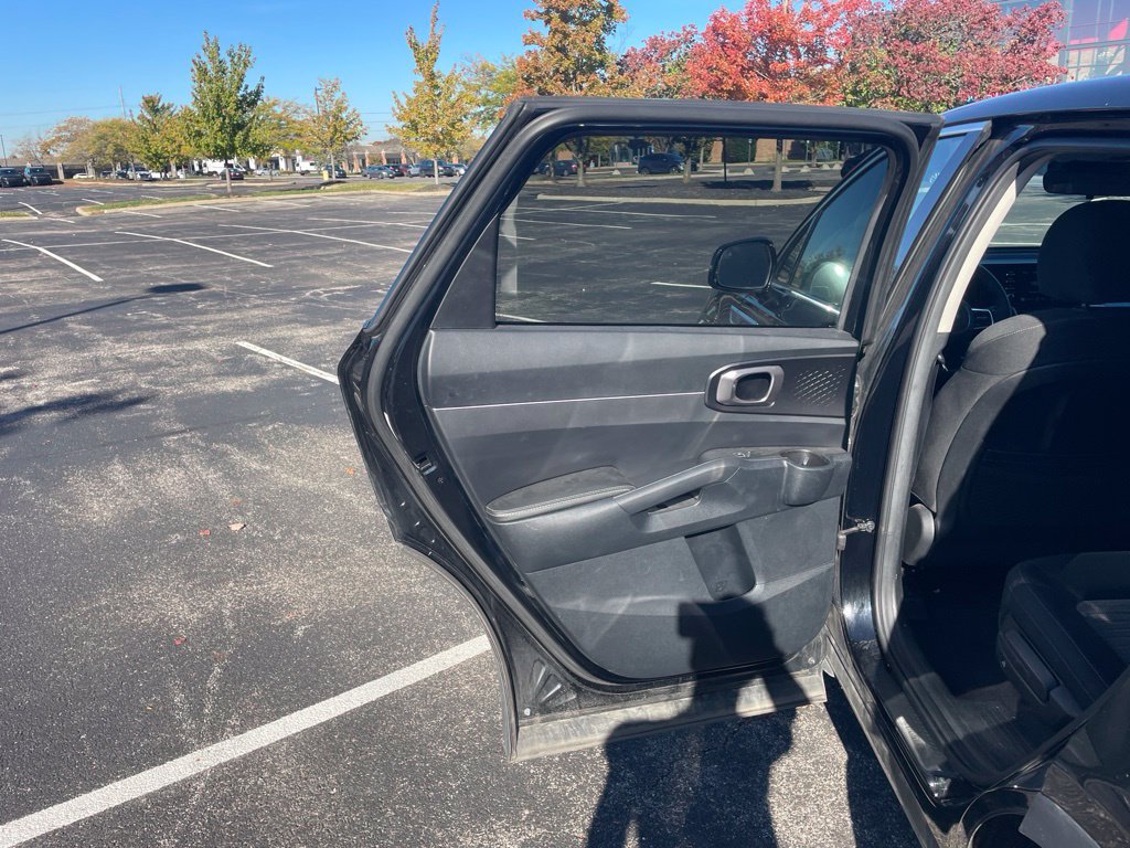 Used 2023 Kia Sorento LX FWD image 24