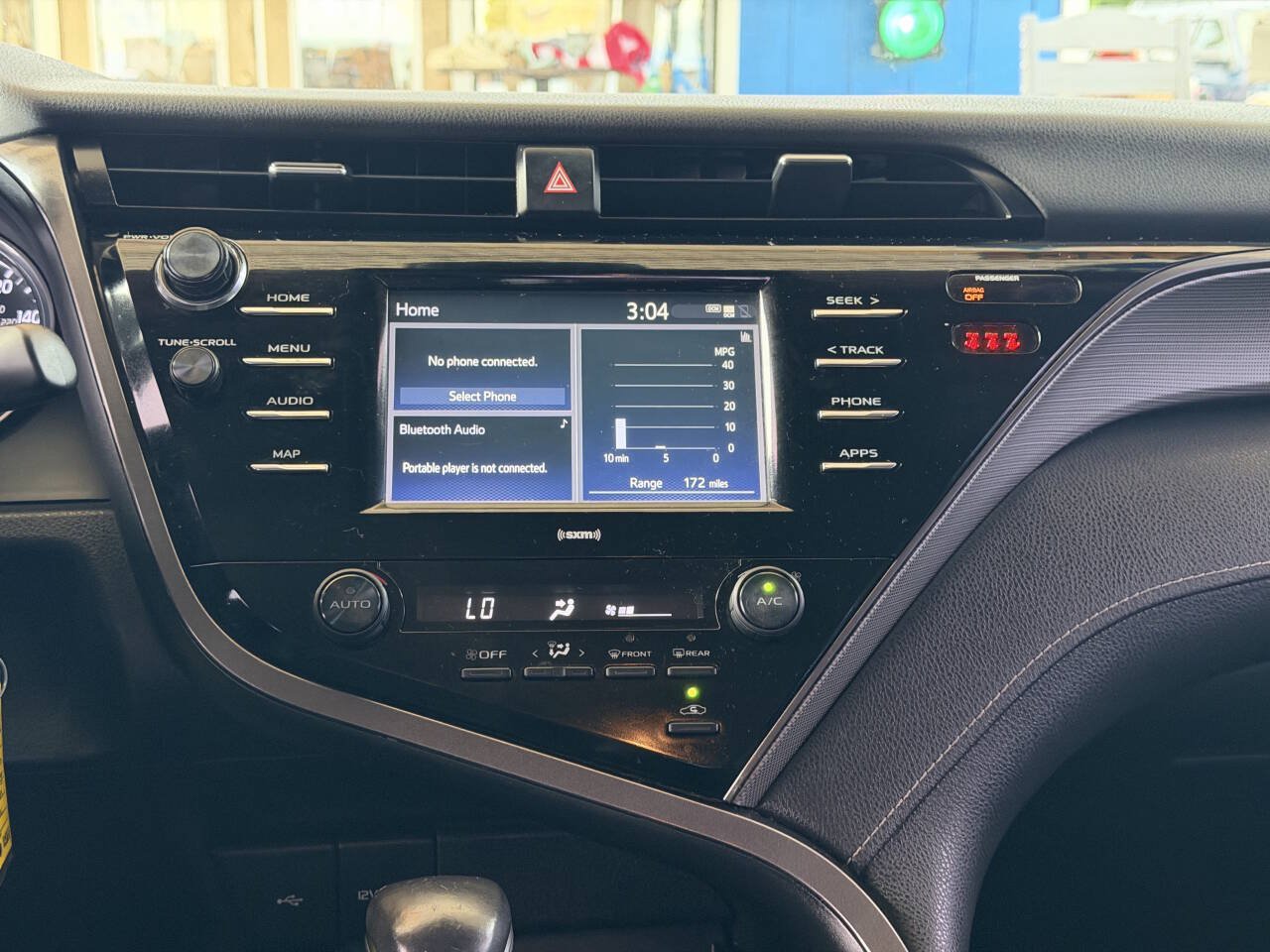 Used 2020 Toyota Camry SE FWD image 18