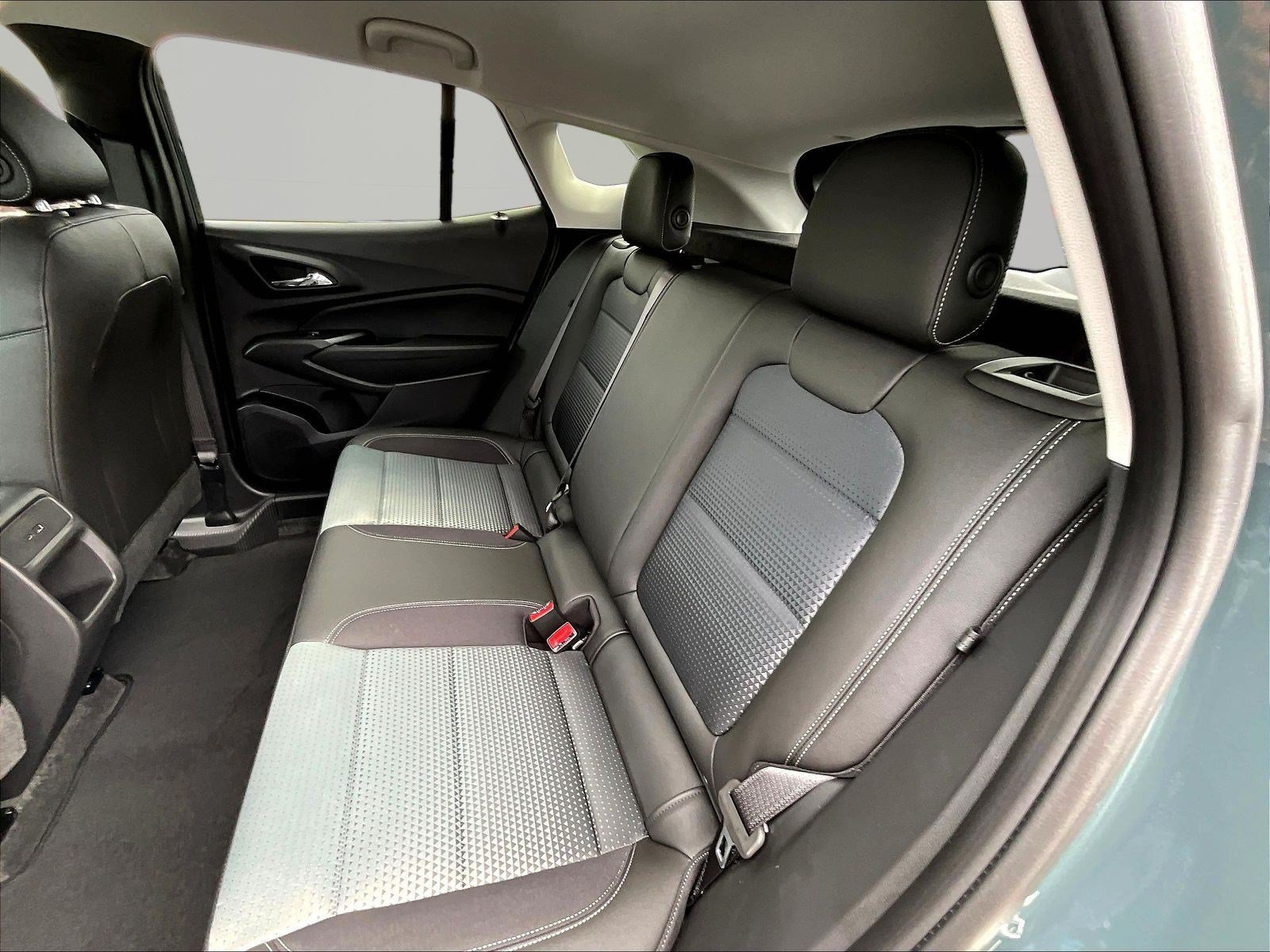 New 2026 Chevrolet Trax LT w/ LT Convenience Package FWD image 18