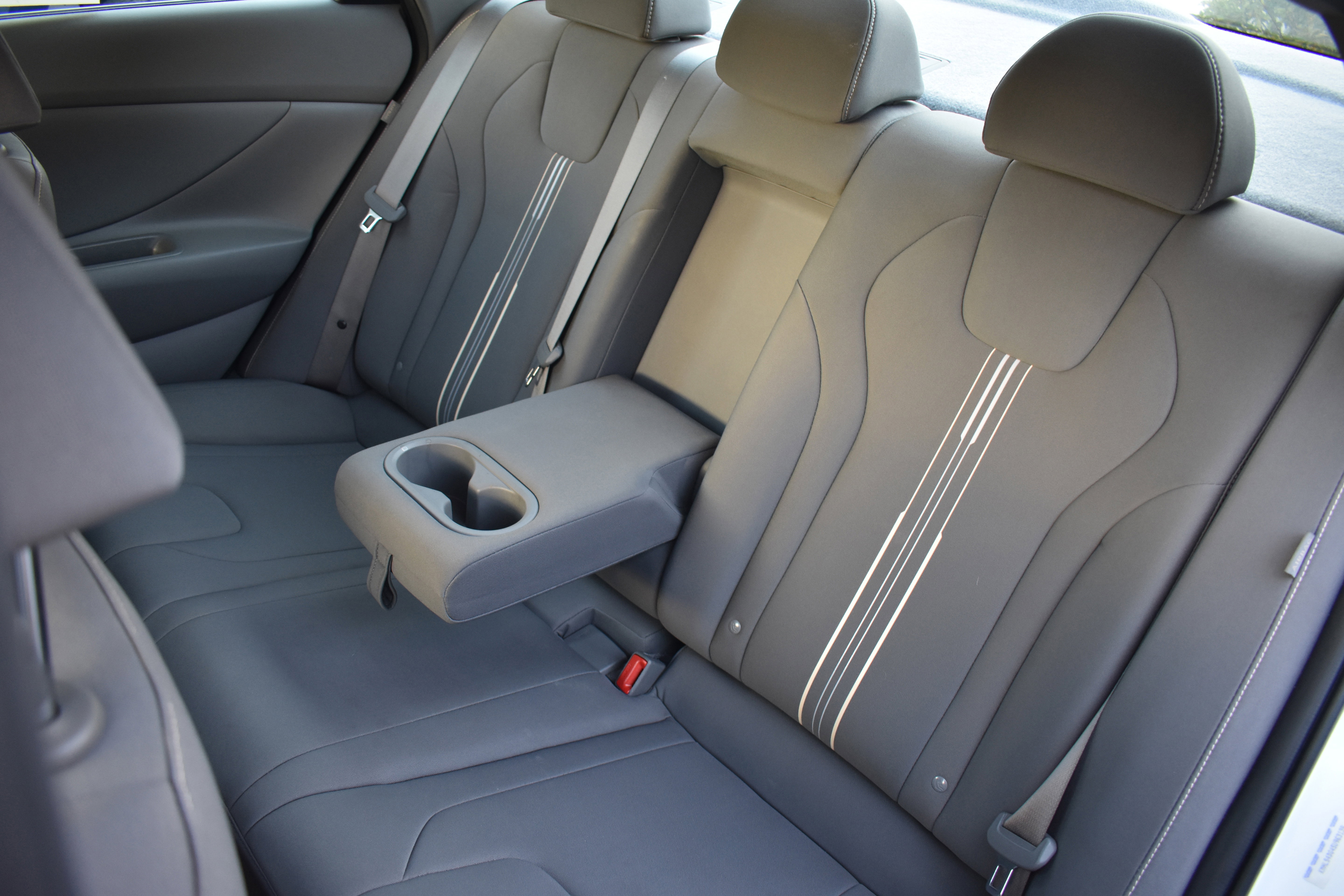 Used 2025 Hyundai Elantra SEL image 28