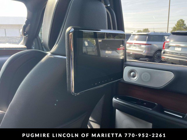 Used 2021 Lincoln Navigator Reserve w/ Luxury Package AWD/4WD image 19