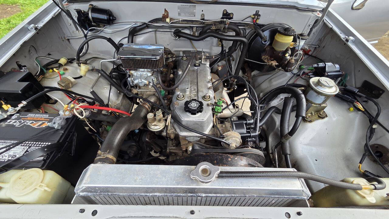 Used 1987 Toyota Pickup Deluxe AWD/4WD image 18
