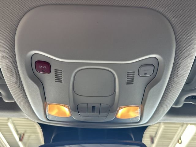 Used 2022 Jeep Renegade Latitude w/ Convenience Group AWD/4WD image 36