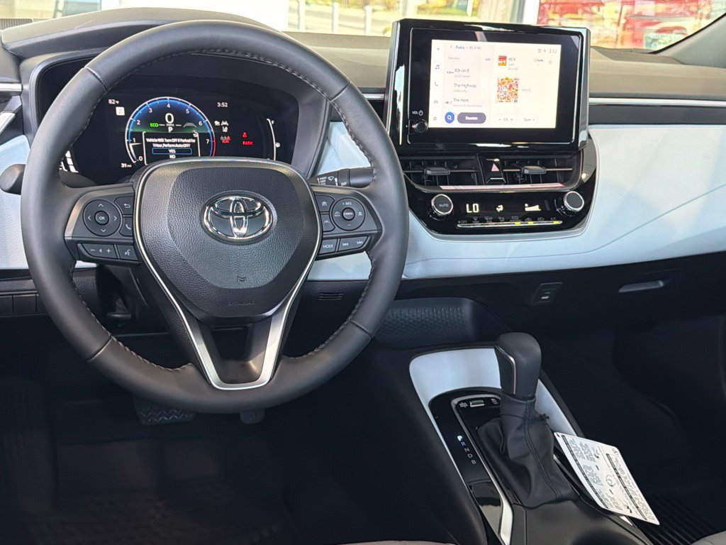 Certified 2026 Toyota Corolla SE FWD image 31