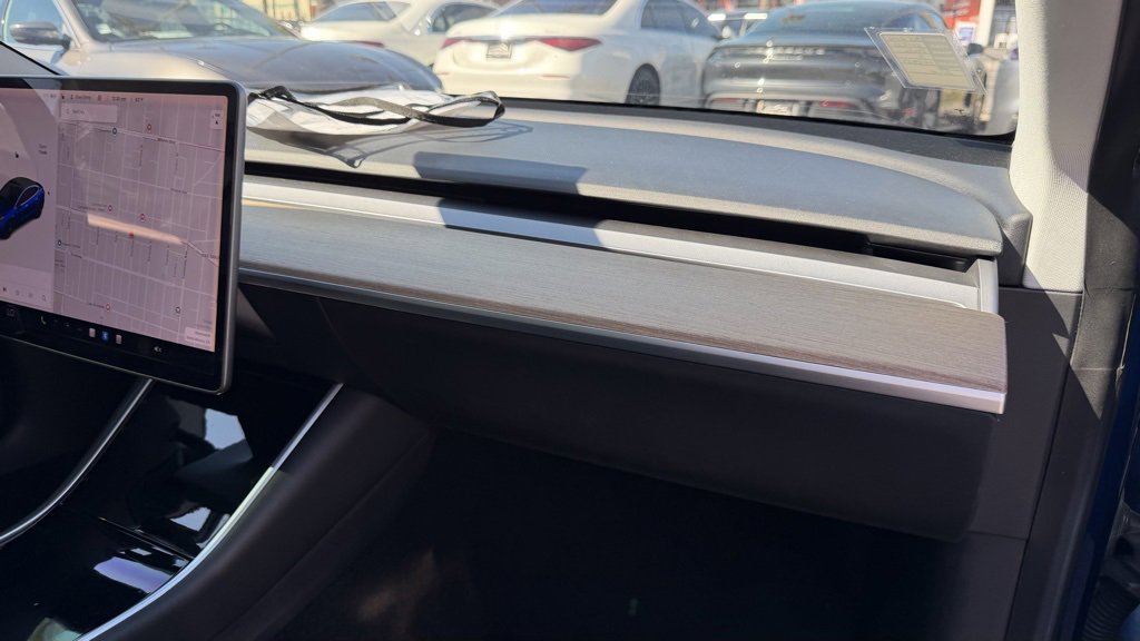 Used 2020 Tesla Model 3 Standard Range image 17