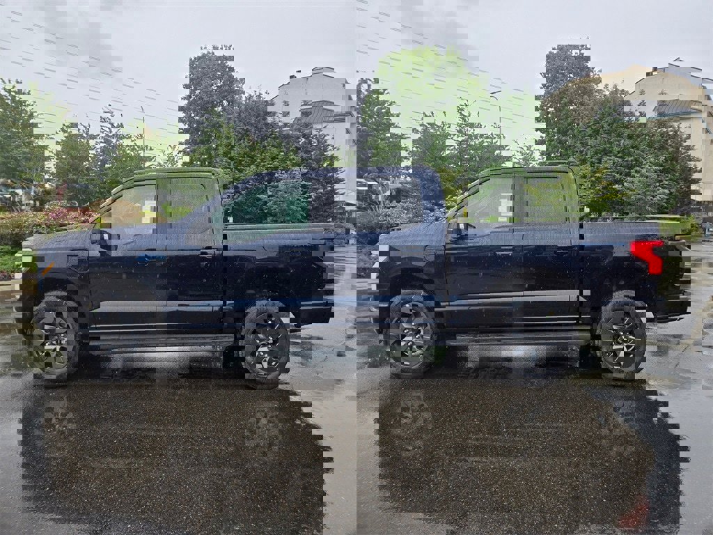 New 2025 Ford F150 Lightning Flash image 8