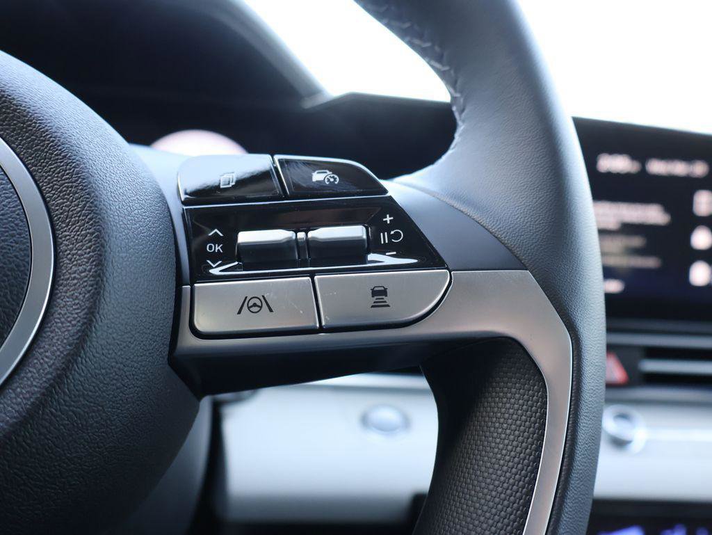 New 2026 Hyundai Elantra Limited image 30