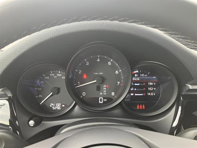 Used 2023 Porsche Macan AWD/4WD image 14
